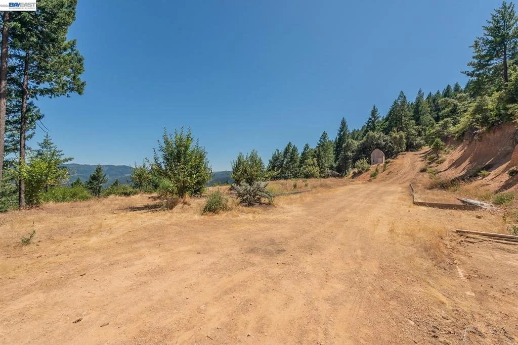 Photo of 190 Moore Gulch