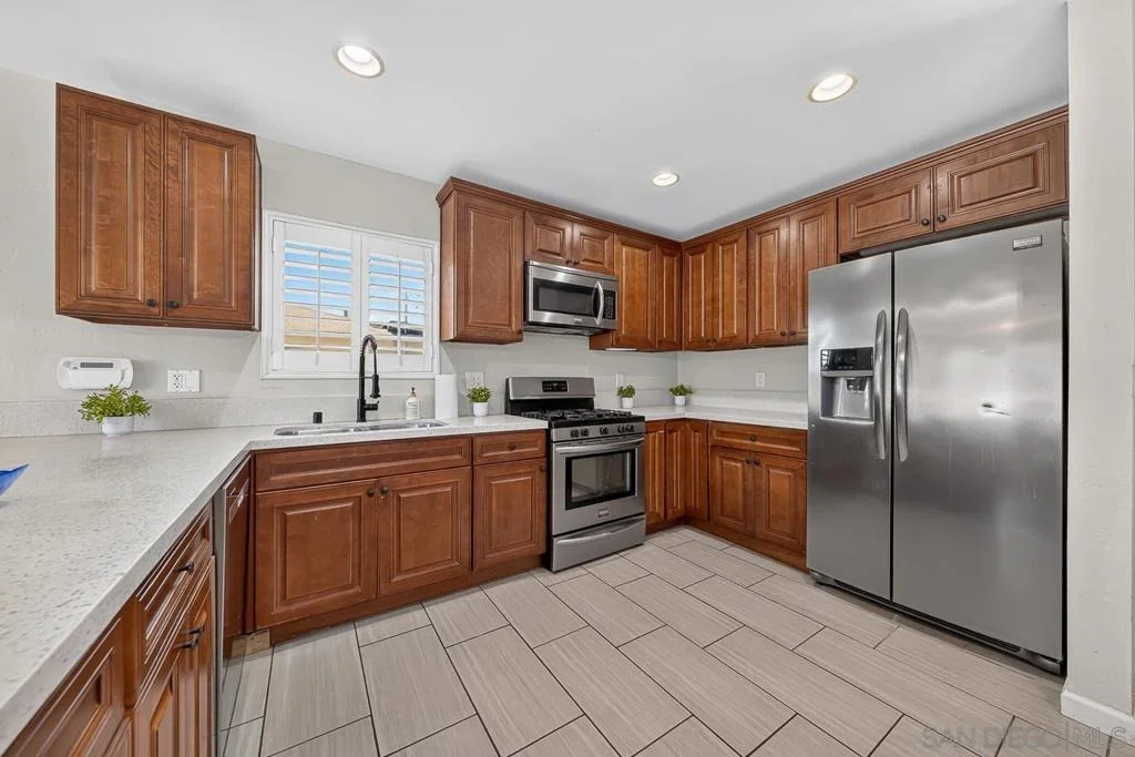 Photo of 7282 University Avenue