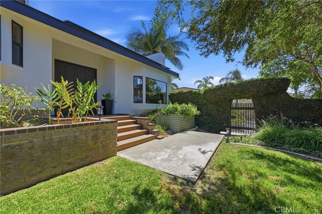 Photo of 1931 Warmlands Avenue