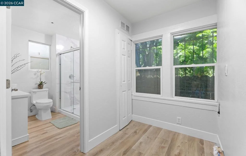 Photo of 226 W 9Th St