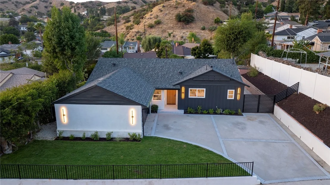 Photo of 10211 Roscoe