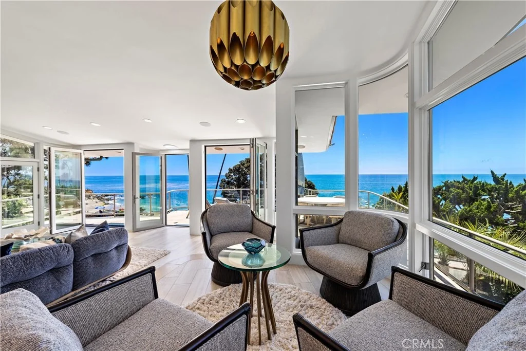 Photo of 594 Cliff Drive