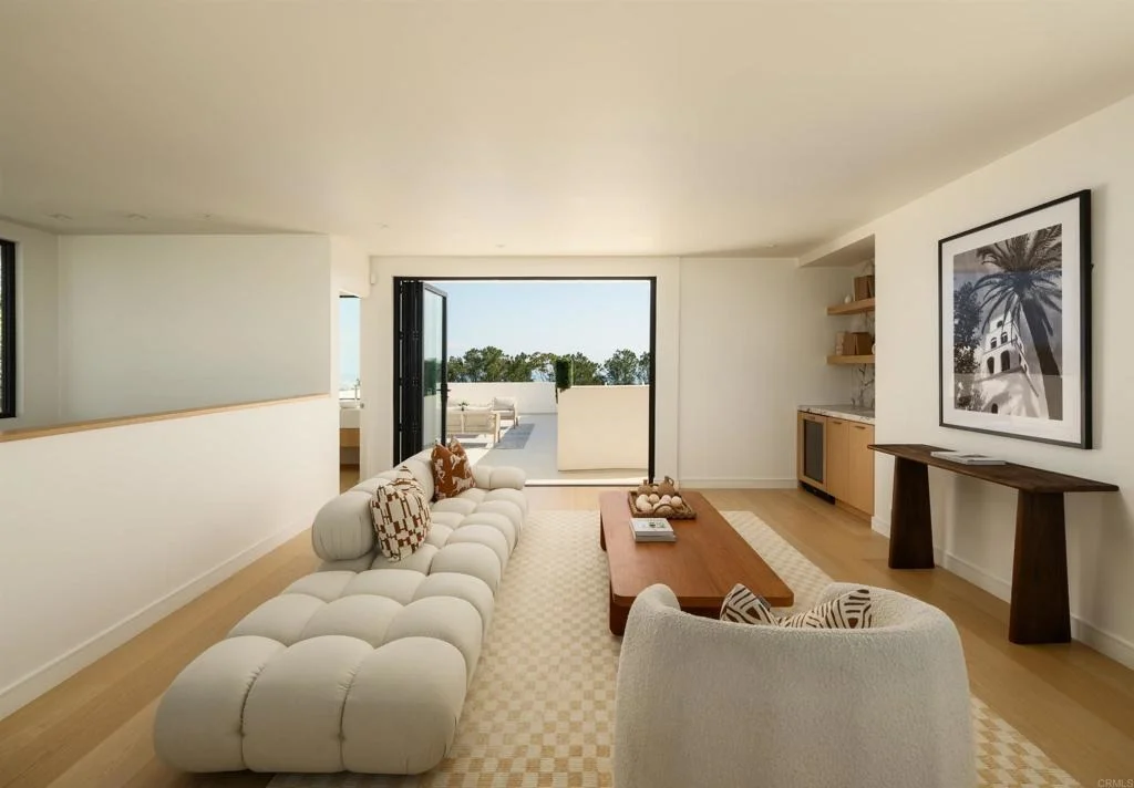 Photo of 2082 Via Casa Alta