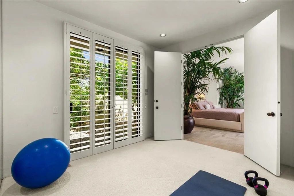 Photo of 77181 Calle Flora
