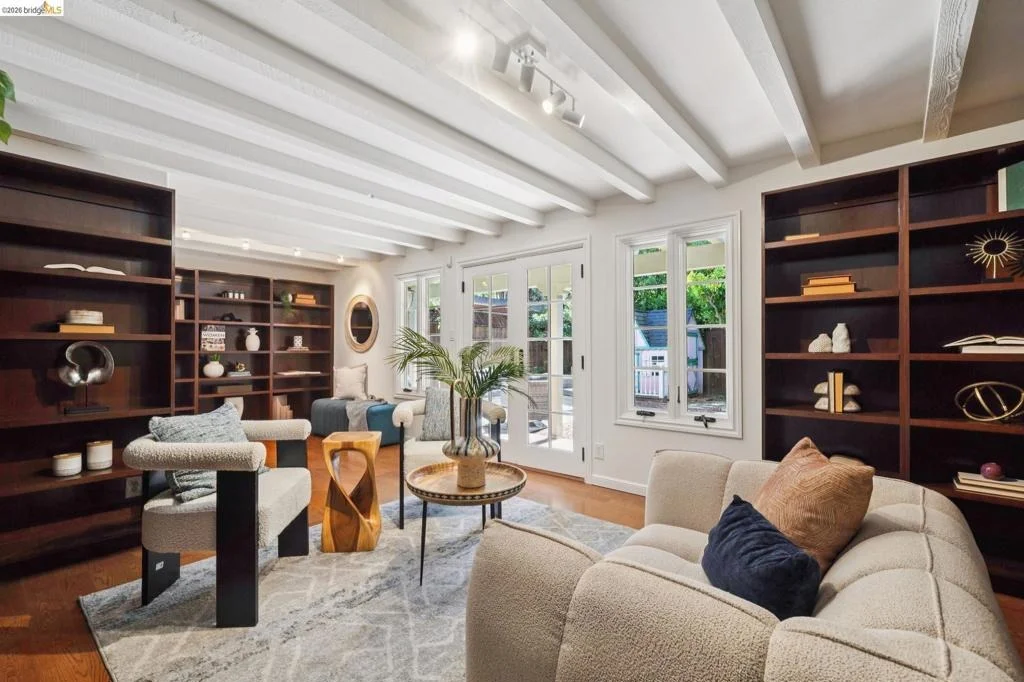 Photo of 957 Lee Ave