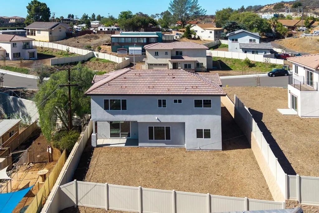 Photo of 3900 Rojo Tierra
