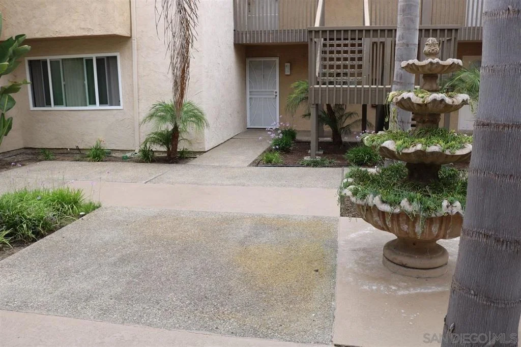 Photo of Unit E at 8570 Via Mallorca