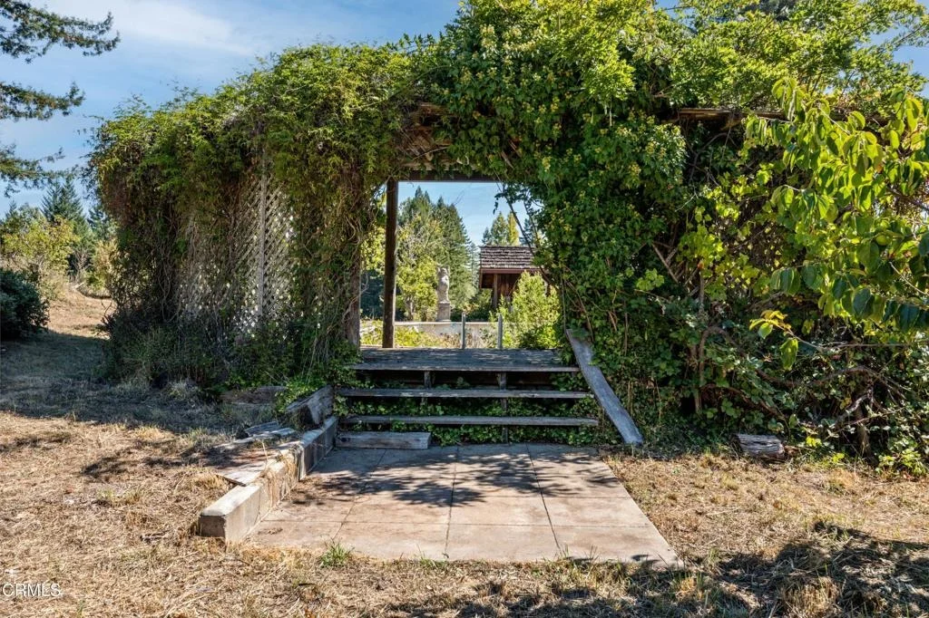 Photo of 28580 Comptche Ukiah Road