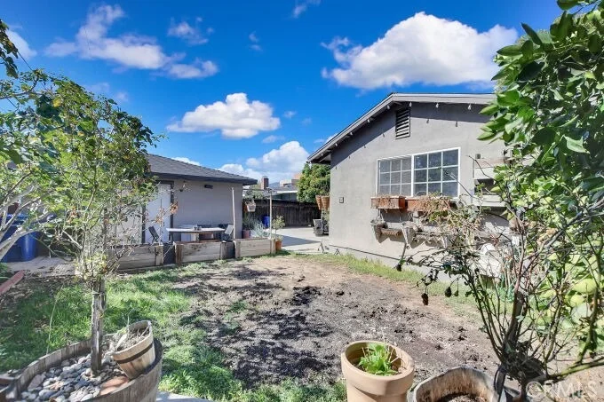 Photo of 422 W Ada Avenue