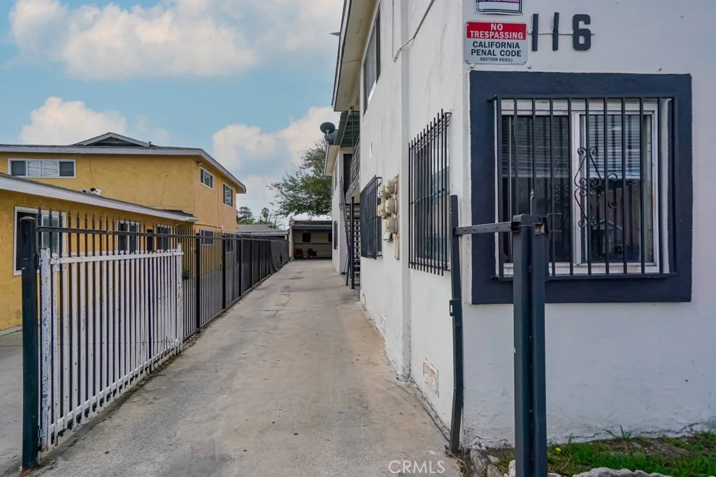 Photo of 116 E Alondra