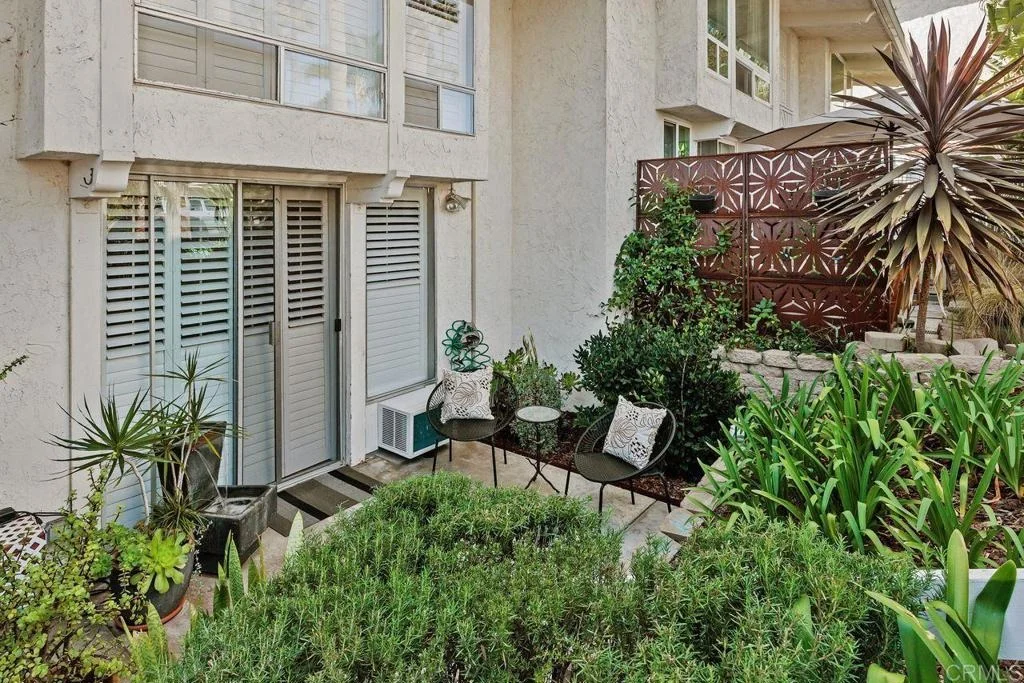 Photo of Unit 3 at 2327 Caringa Way
