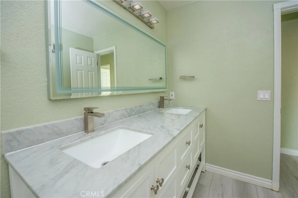 Photo of 17631 Cottrell