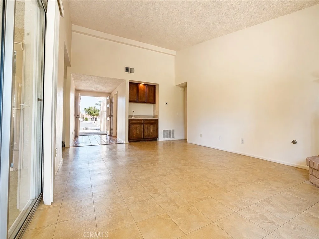 Photo of 1925 Silver Oak Way