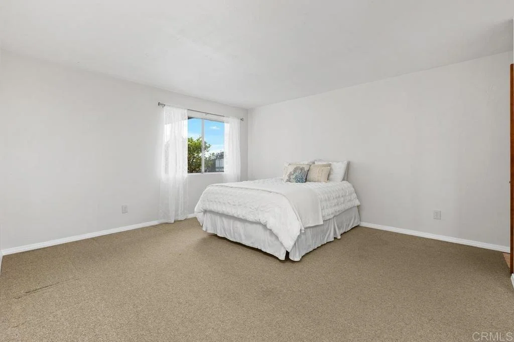 Photo of 1035 Knoll Park Lane
