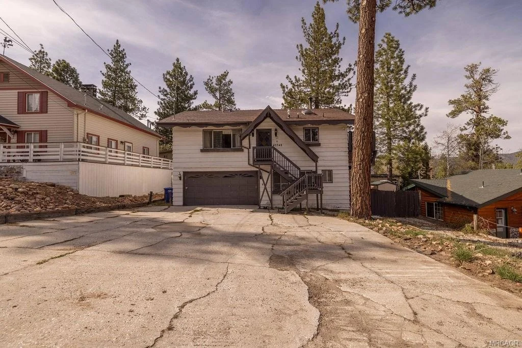 Photo of 40348 Cliff Lane