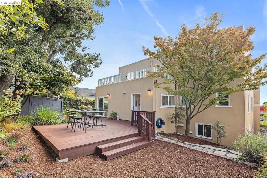 Photo of 355 Arlington Ave