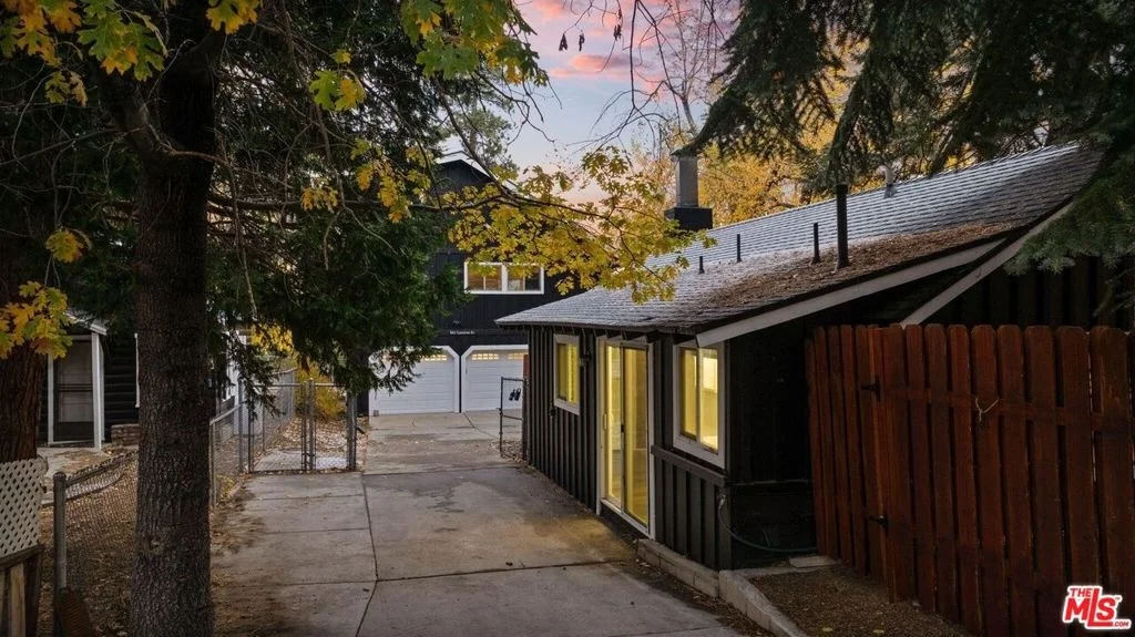 Photo of 993 Cameron Drive