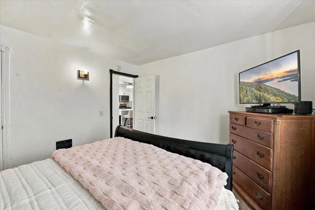 Photo of 2125 State Lane