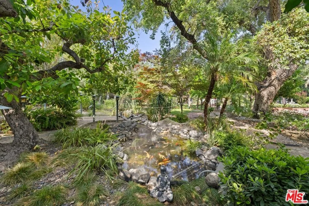 Photo of 820 N Verano Drive