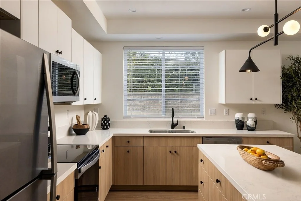 Photo of 551 Bernard