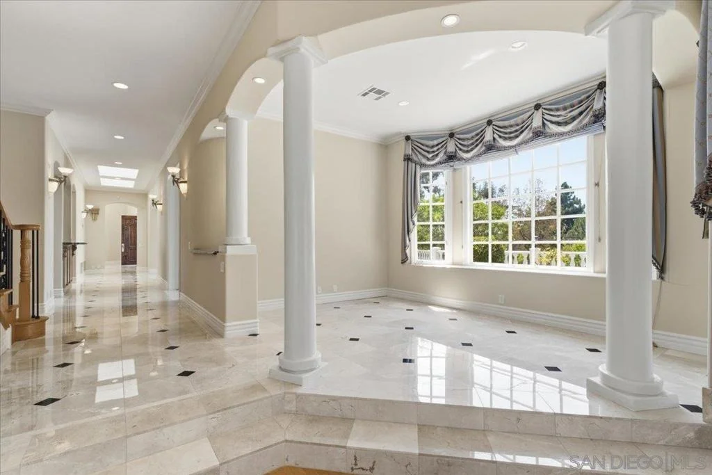 Photo of 6150 Avenida Alteras