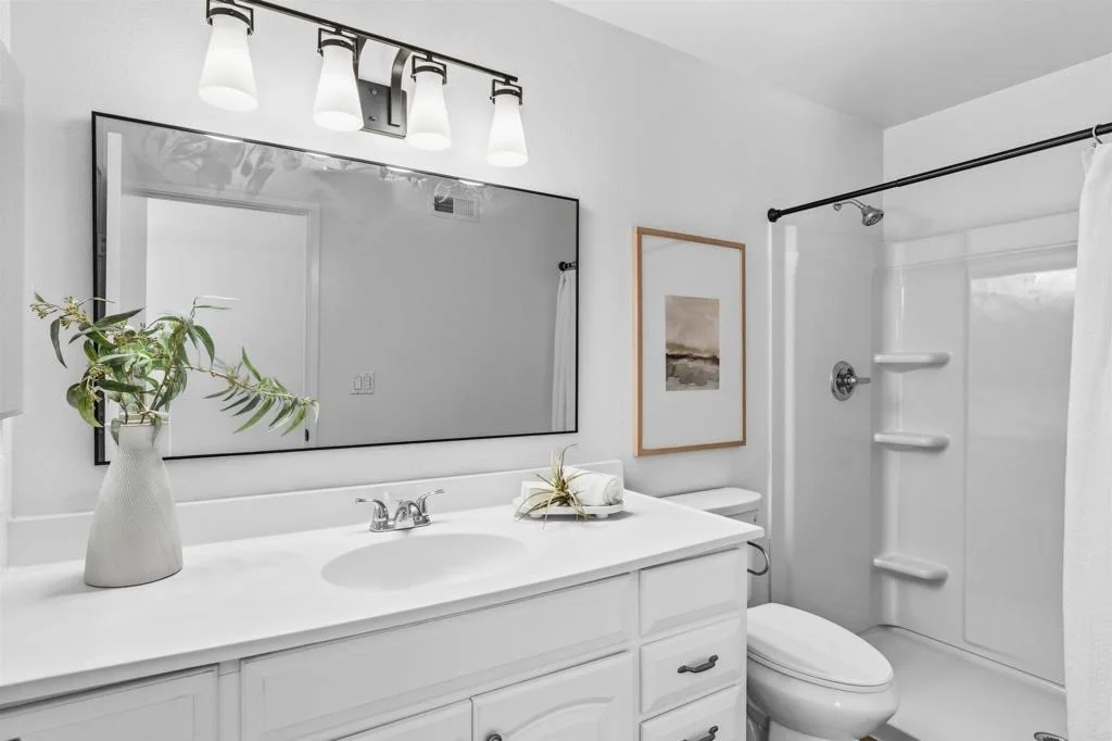 Photo of 818 Crest Drive