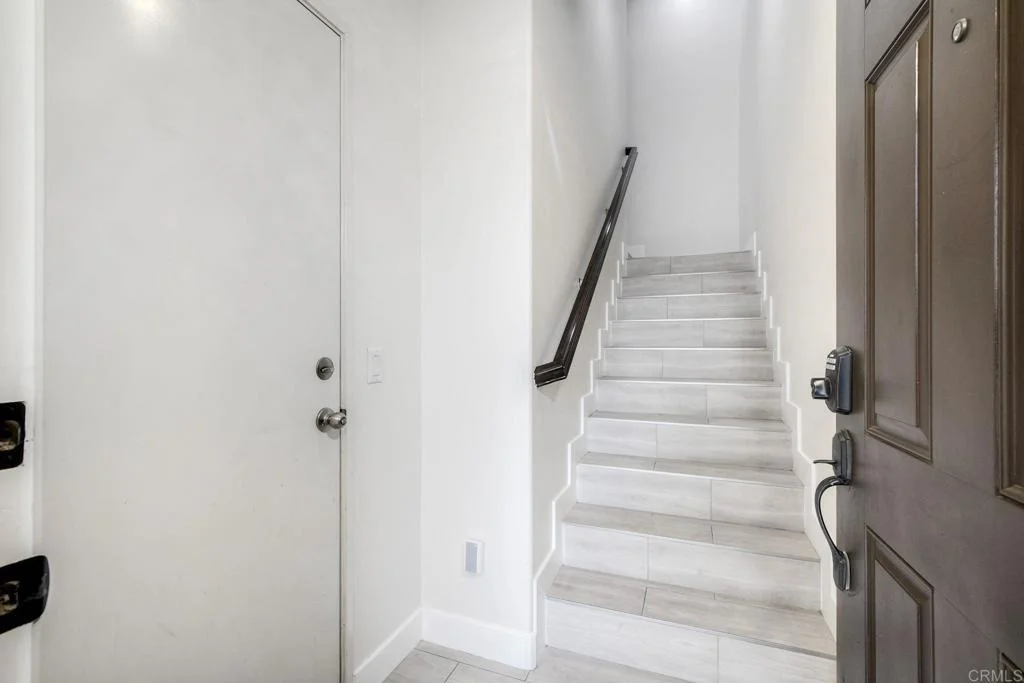Photo of Unit 102 at 5082 Cascade