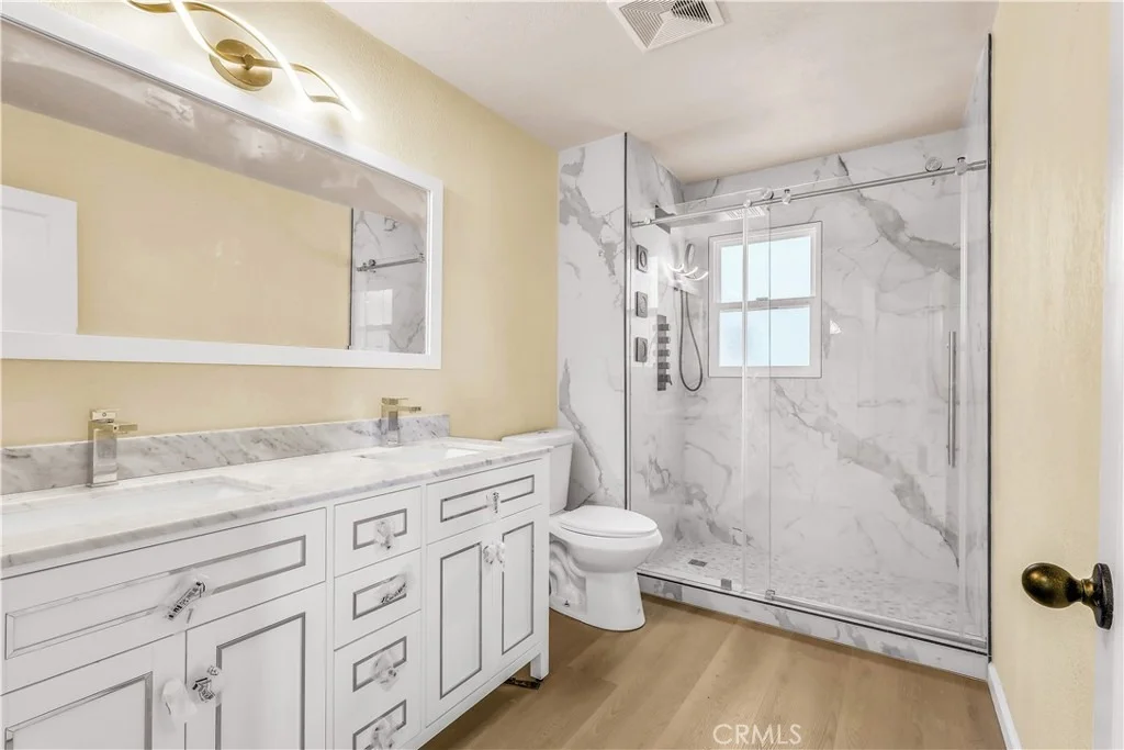 Photo of 15905 Kugelman