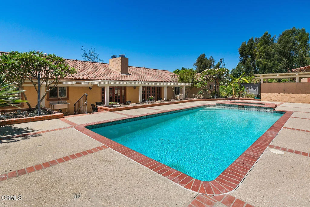 Photo of 567 N Avocado Place