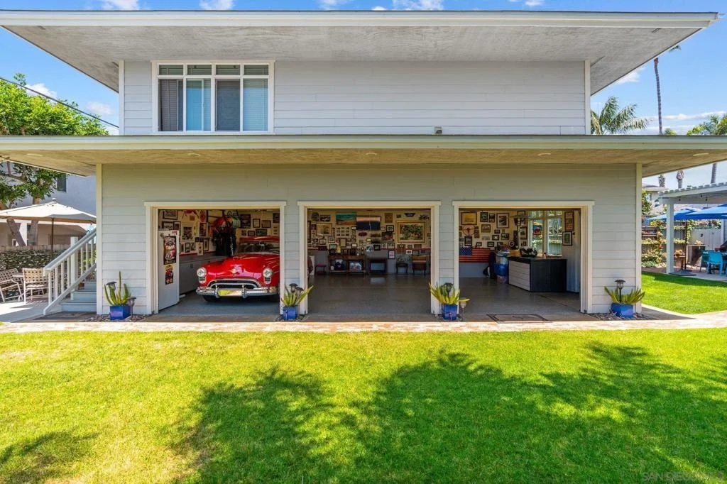 Photo of 2677 Jefferson St