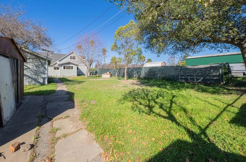 Photo of 757 Middlefield Road