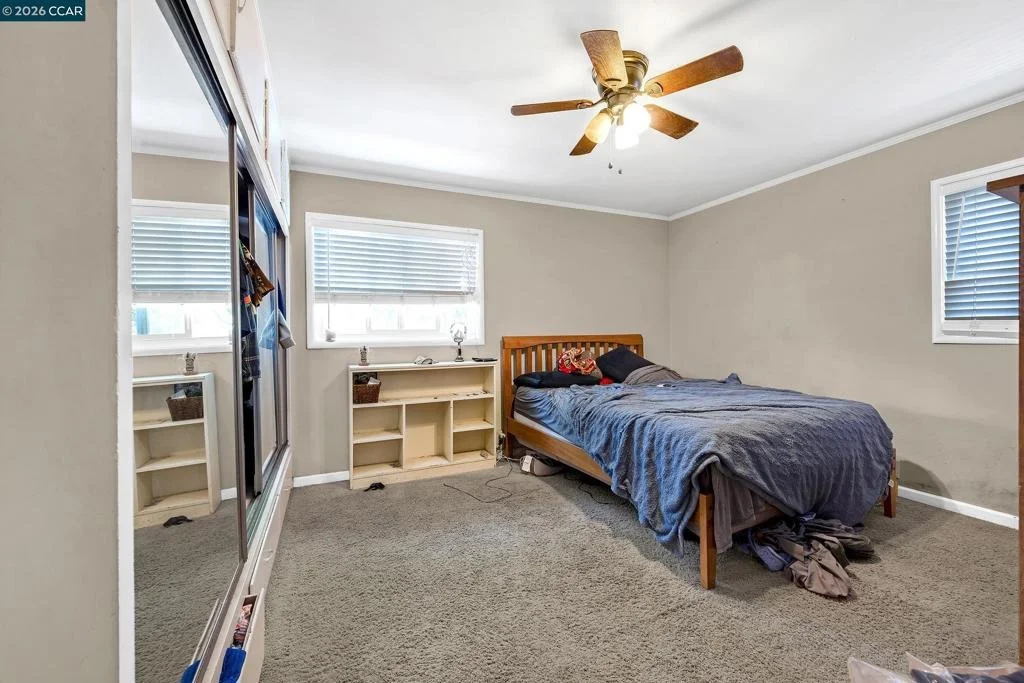 Photo of 1481 Davis Ave
