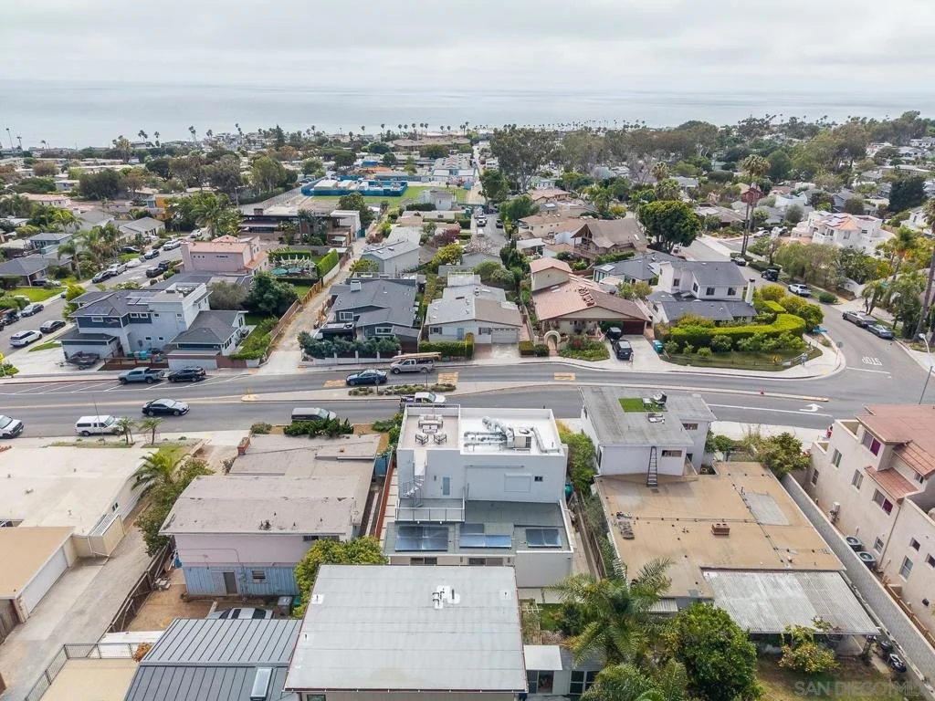 Photo of 5379 La Jolla Mesa