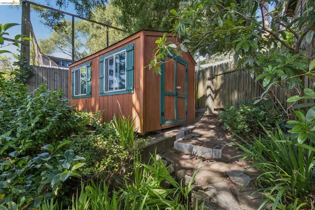 Photo of 8 Mosswood Rd