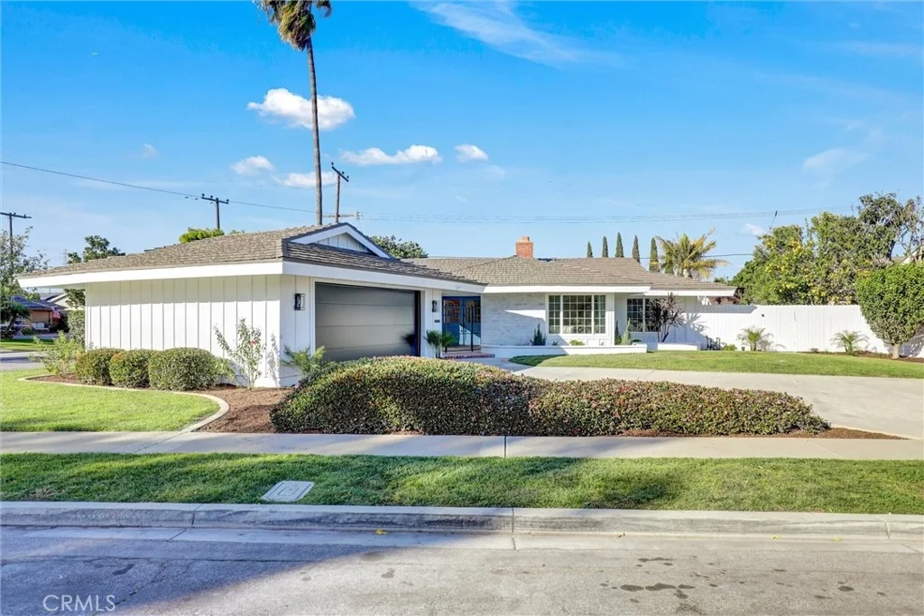 Photo of 2046 Calvert
