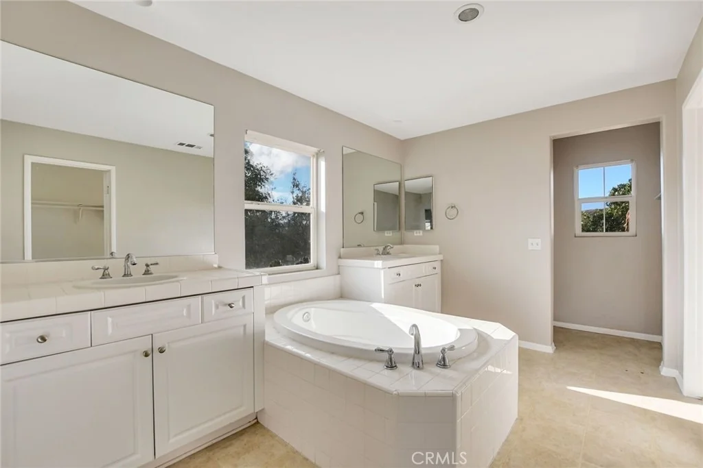 Photo of 307 Monument Parkway