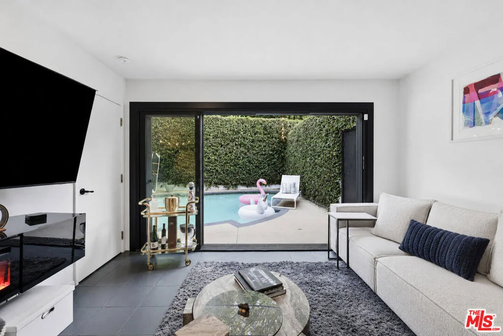 Photo of 2300 Benedict Canyon Drive