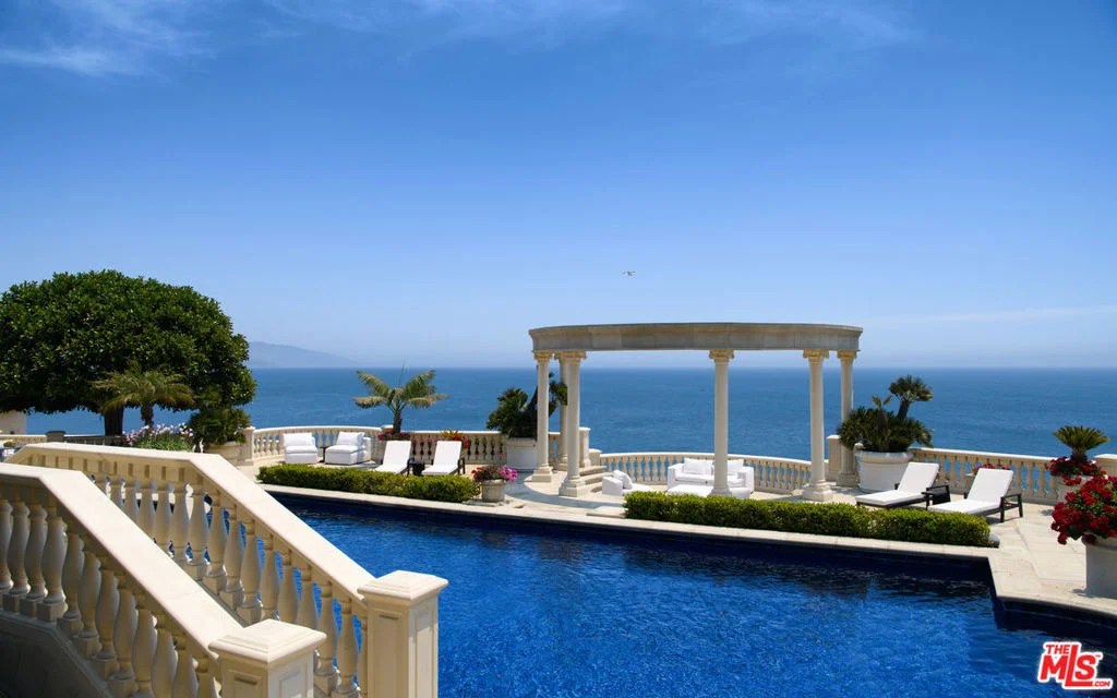 Photo of 28824 Cliffside Drive