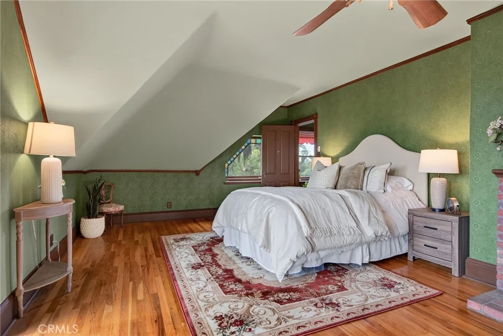 Photo of 2812 Ivy