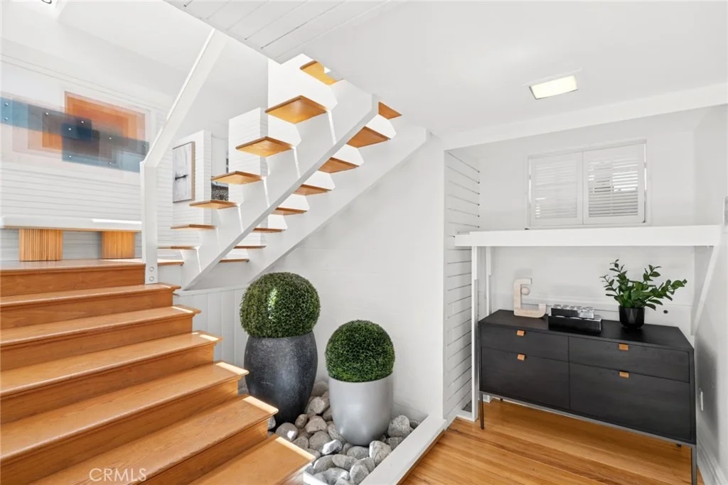 Photo of 1105 Summit Drive