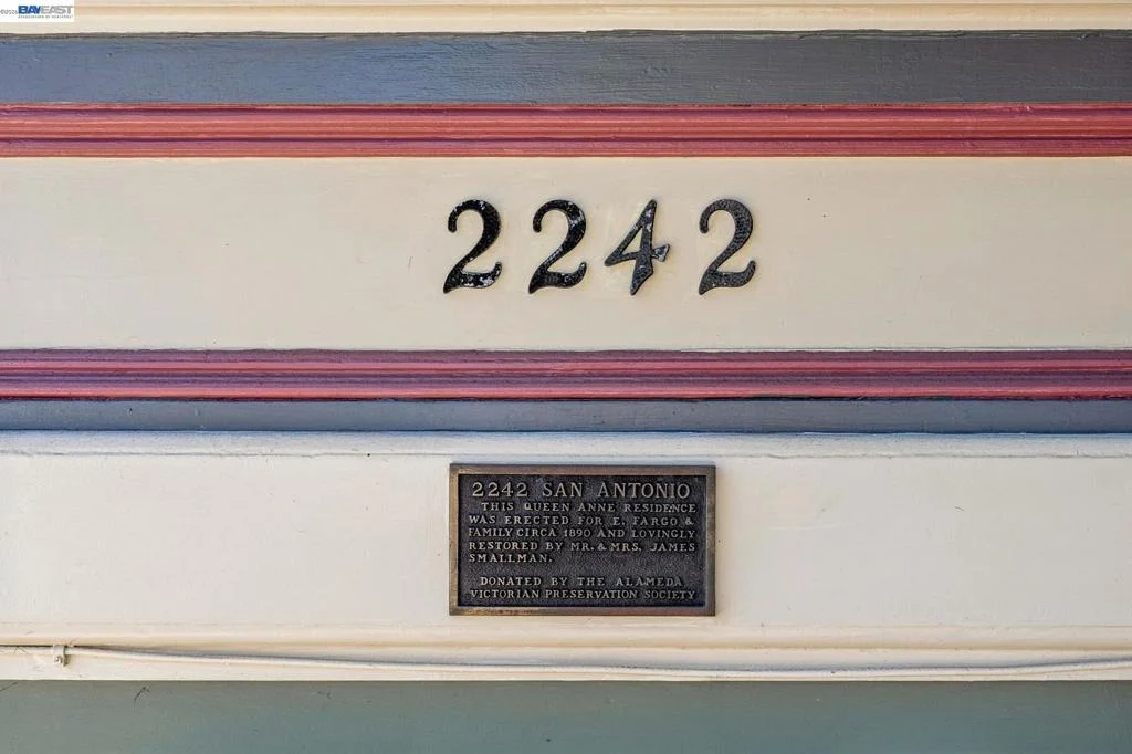 Photo of 2242 San Antonio Ave