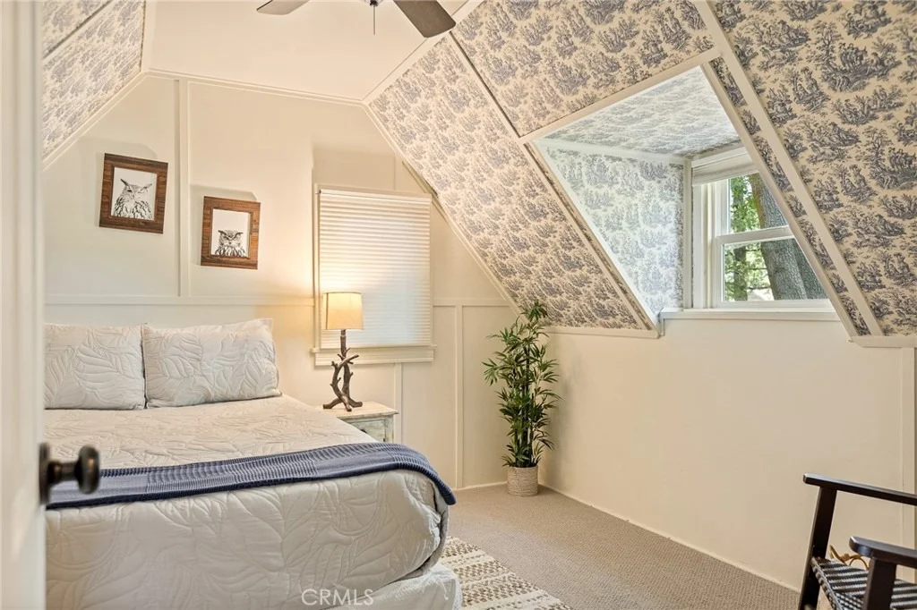 Photo of 380 Hemlock