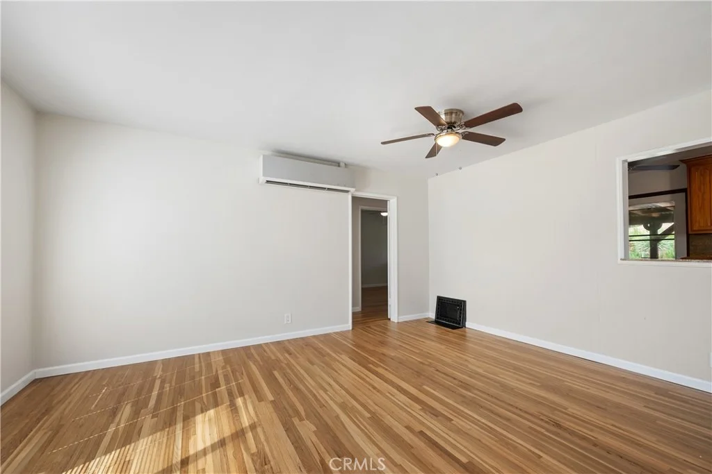 Photo of 705 E Janice