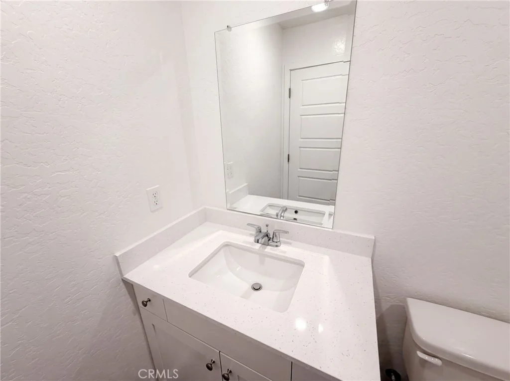 Photo of 4472 Bellaire