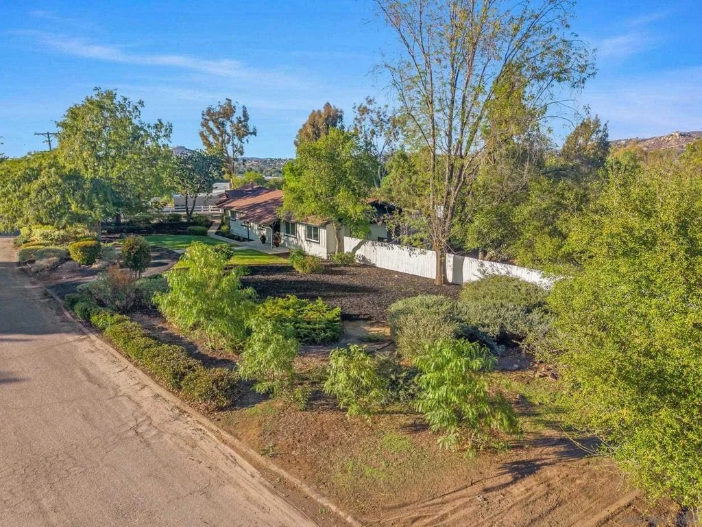 Photo of 2004 Shire Drive