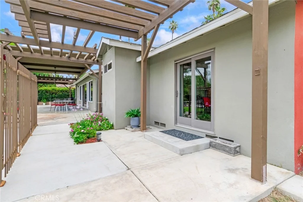Photo of 2886 Mcallister
