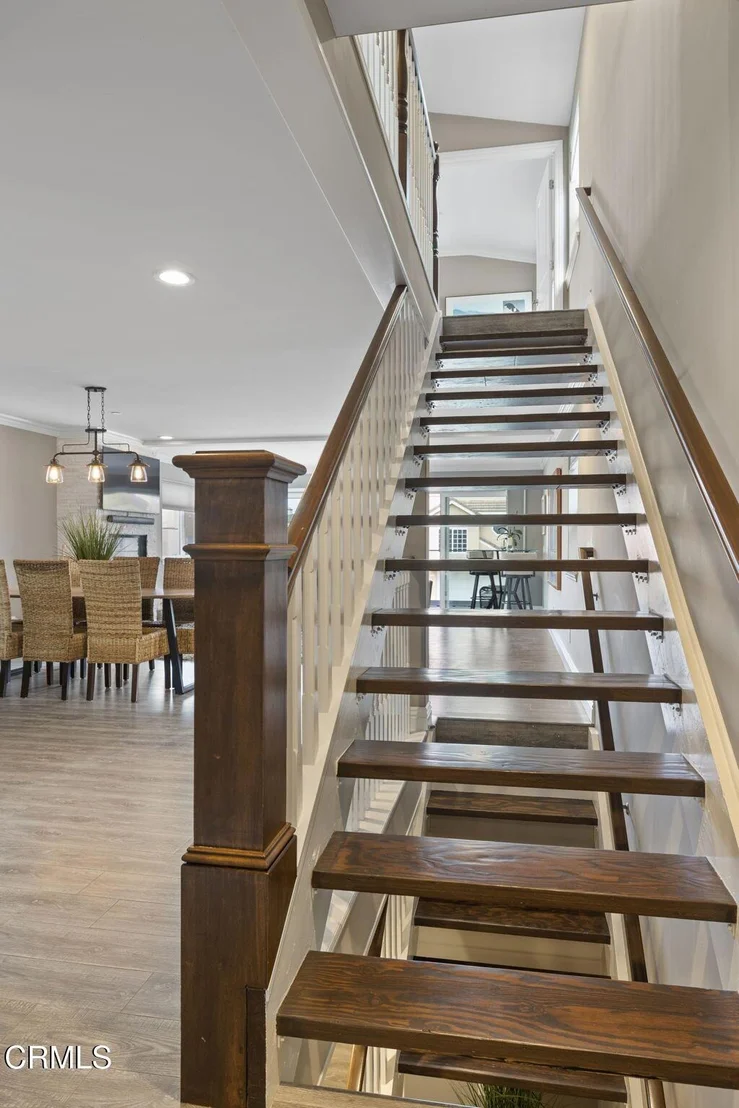 Photo of 104 La Brea Street