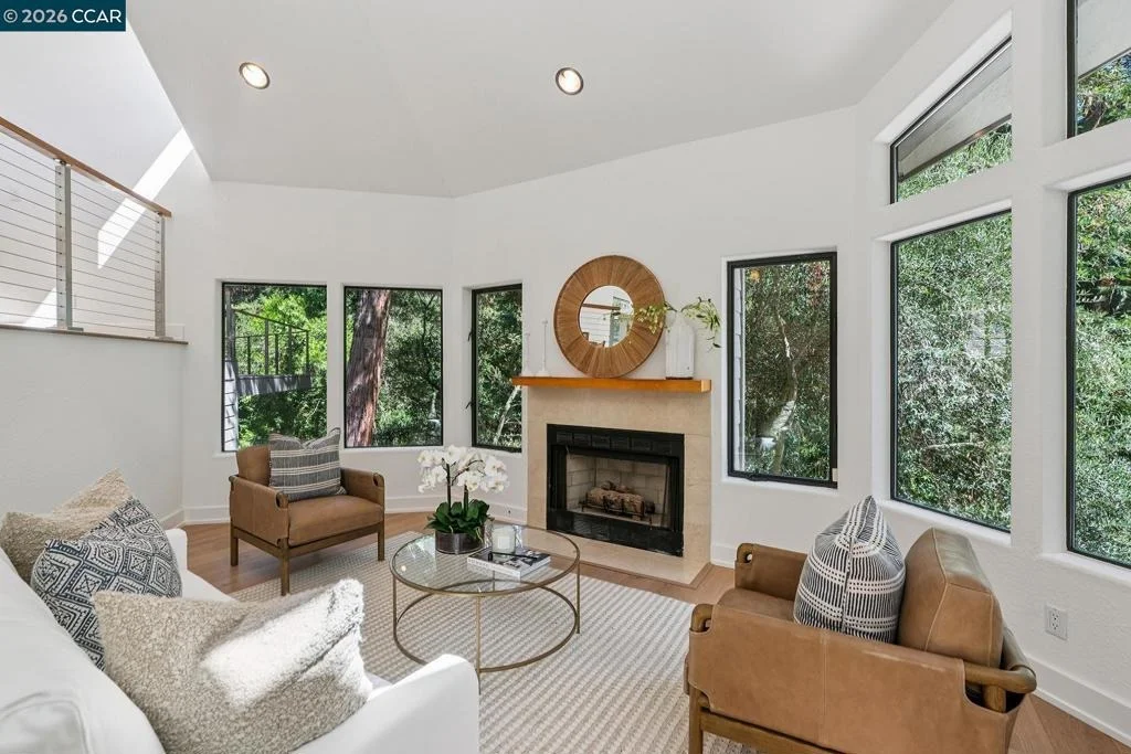 Photo of 11 Redwood Cir