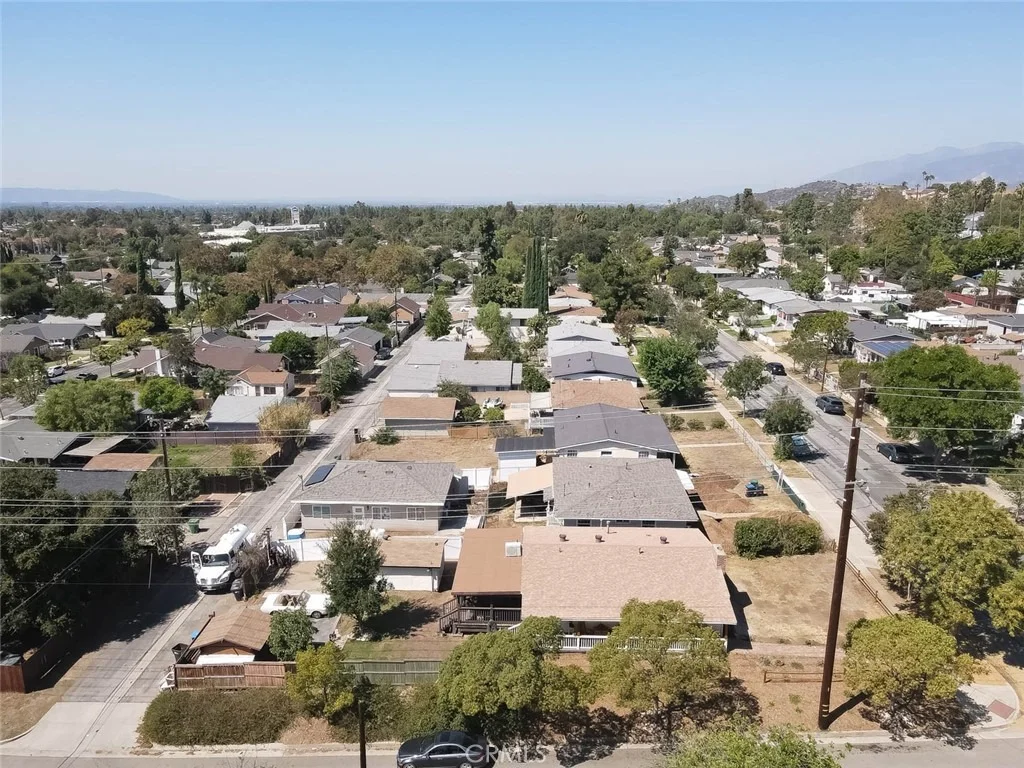 Photo of 321 N Cataract