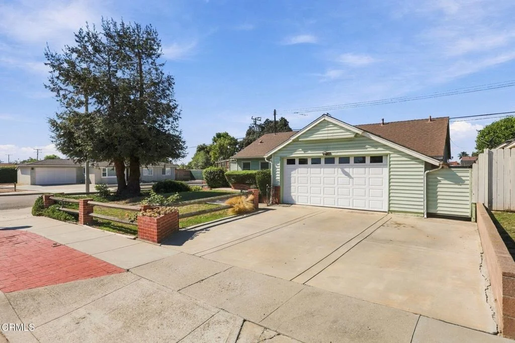 Photo of 3899 Maple Street